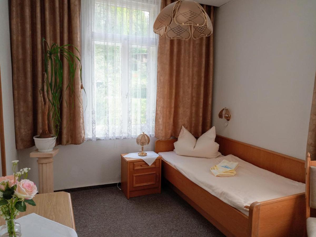 Hotel Cafe Zur Talsperre Chemnitz Camera foto